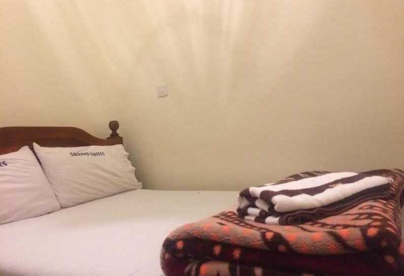 هتل Square Suites