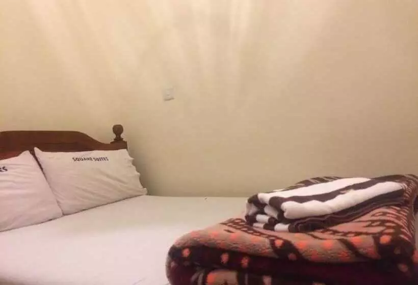 هتل Square Suites