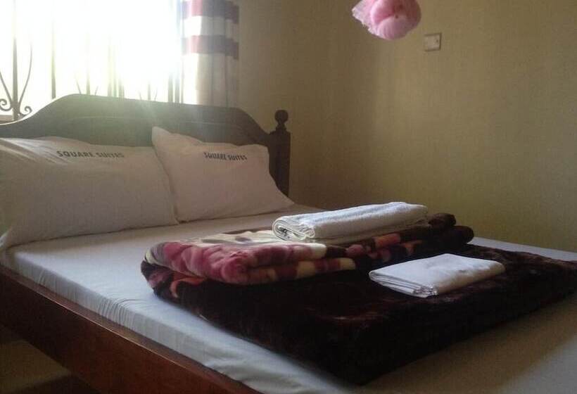 هتل Square Suites