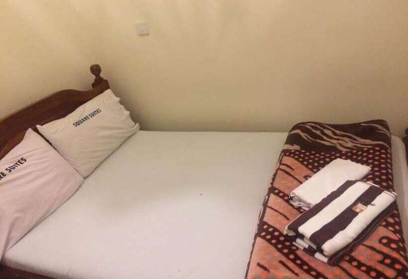 هتل Square Suites