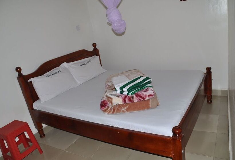 هتل Square Suites