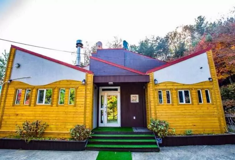 هتل Yangpyeong Dajian Forest Hill Pension
