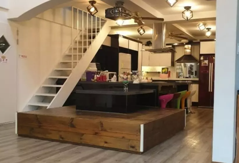 هتل Yangpyeong Dajian Forest Hill Pension