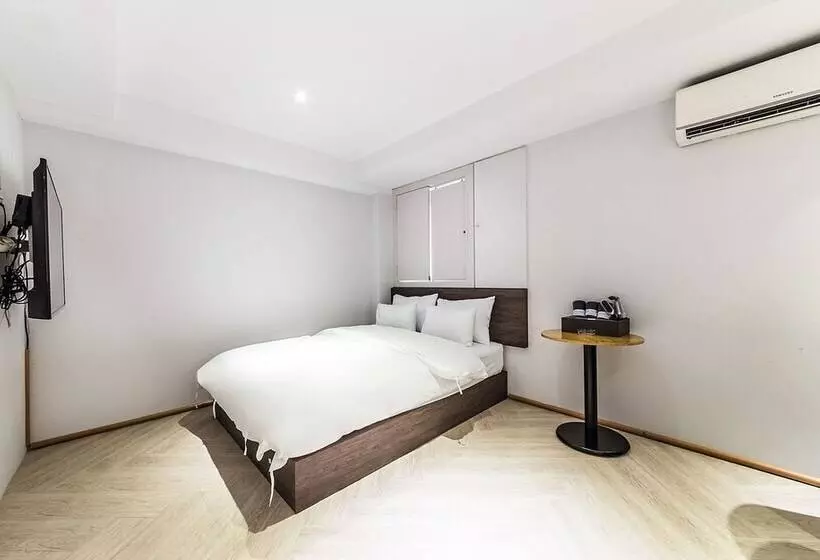 Oryu Bon Motel