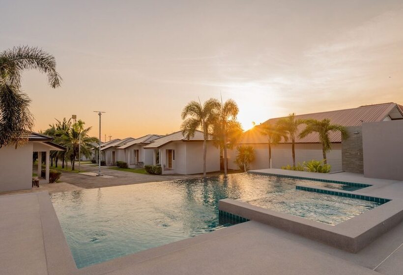 בית מלון כפרי Akard Private Villas Sattahip