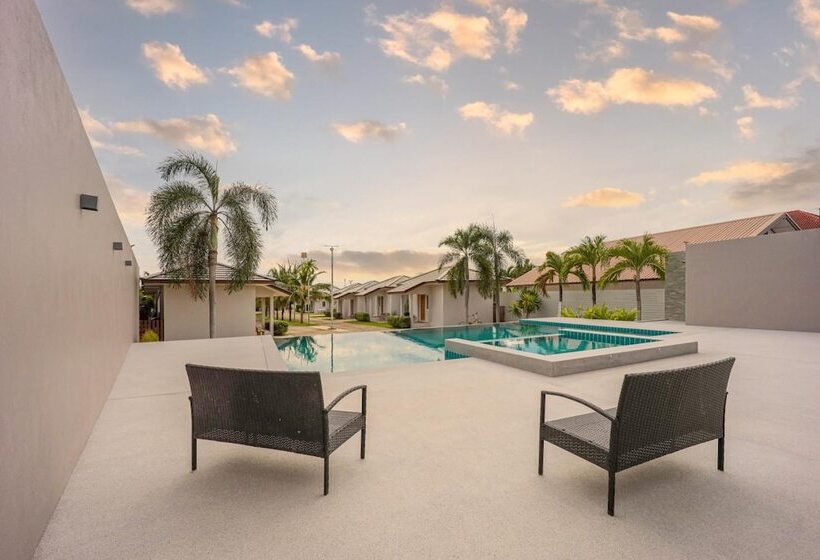 בית מלון כפרי Akard Private Villas Sattahip