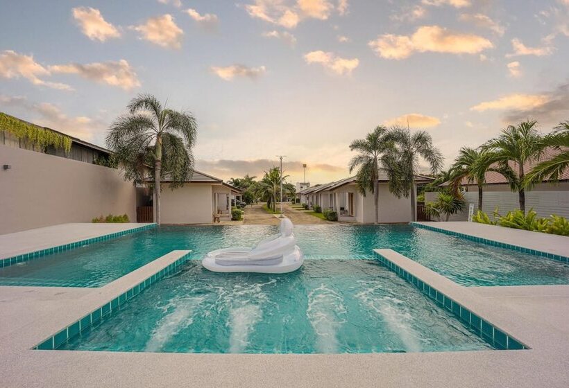 בית מלון כפרי Akard Private Villas Sattahip