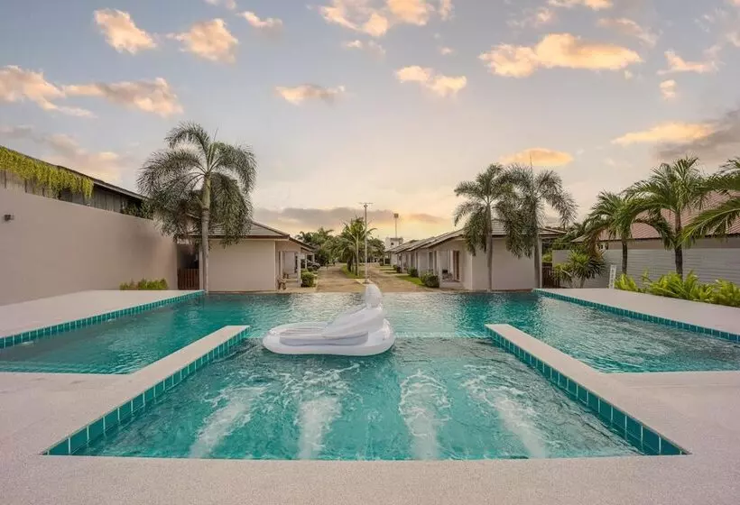 Hotelli Akard Private Villas Sattahip