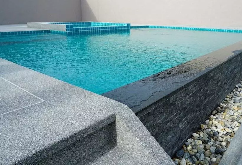 Hotelli Akard Private Villas Sattahip