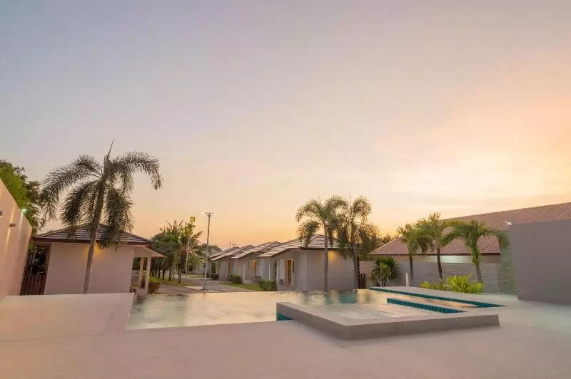 Hotelli Akard Private Villas Sattahip