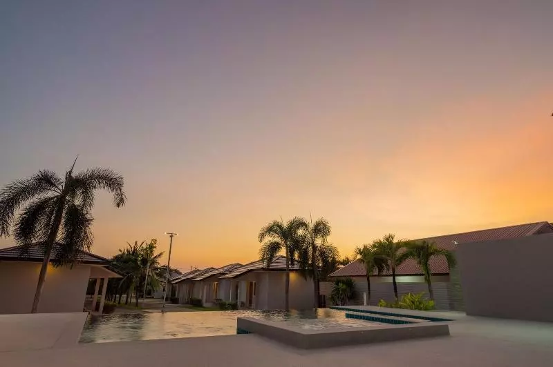 Hotelli Akard Private Villas Sattahip