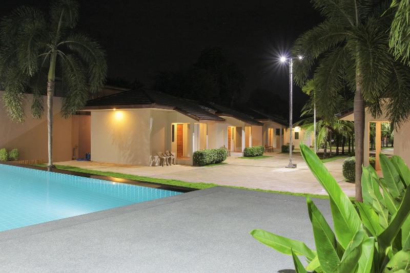 בית מלון כפרי Akard Private Villas Sattahip