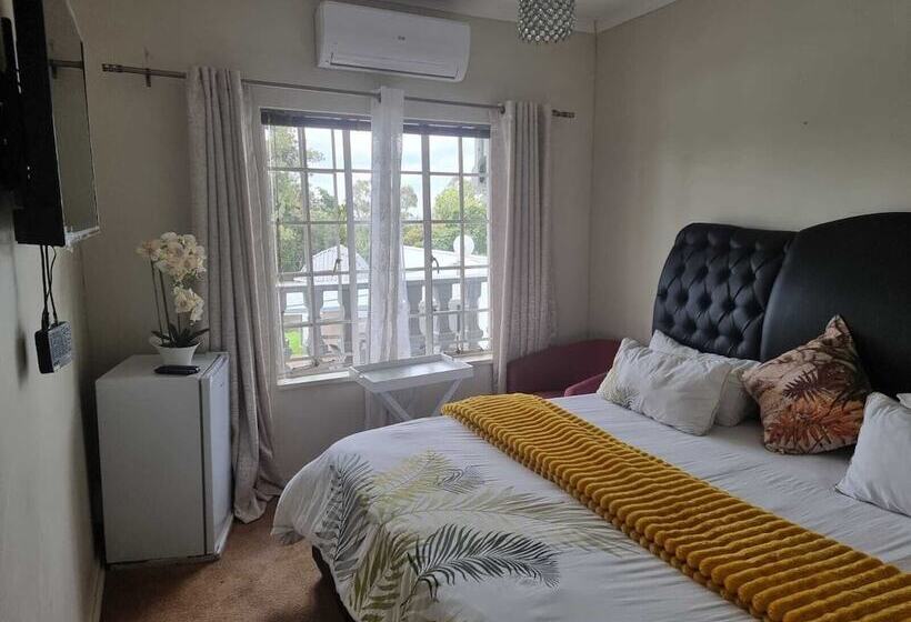 Отель Alicats Place Executive Lodge & Conference