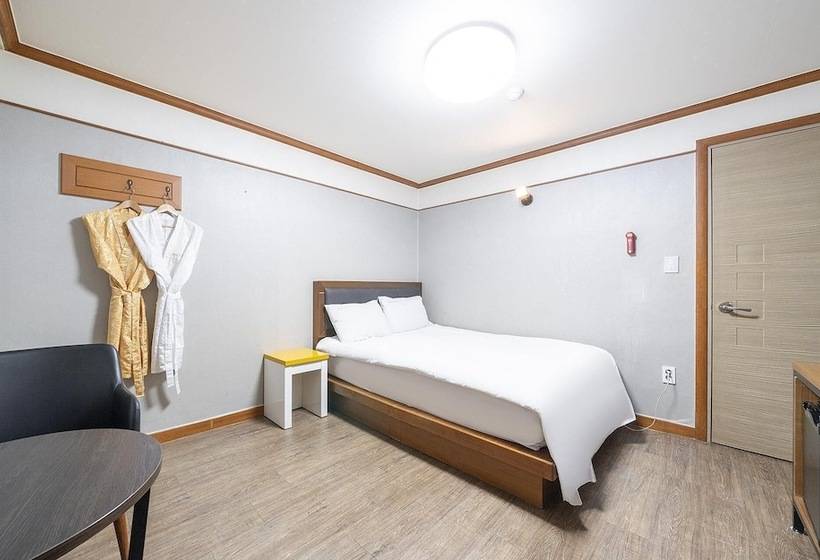 هتل Daejeon Shintanjin Valentine