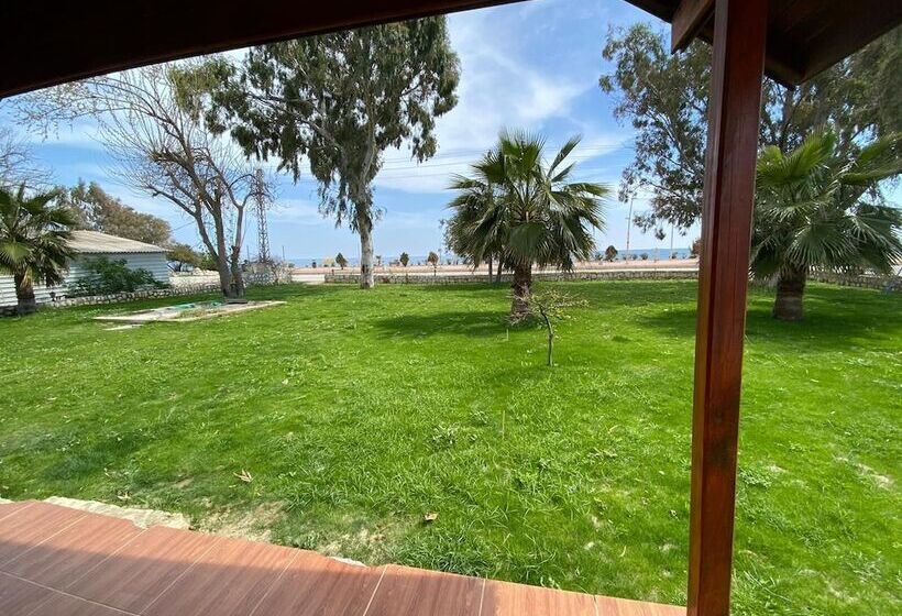 هتل Demre Sahildeki Ev Bungalov