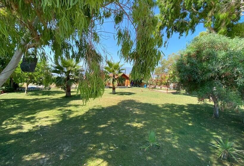 هتل Demre Sahildeki Ev Bungalov
