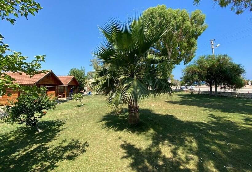 هتل Demre Sahildeki Ev Bungalov