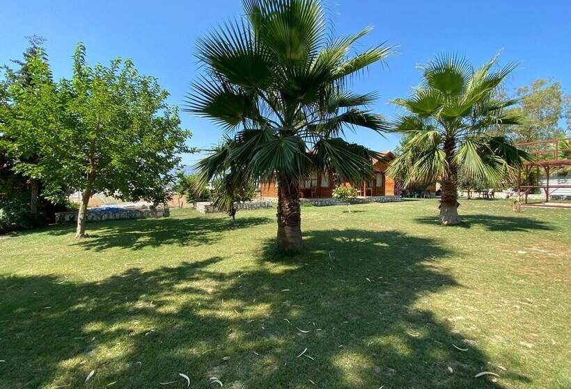 هتل Demre Sahildeki Ev Bungalov