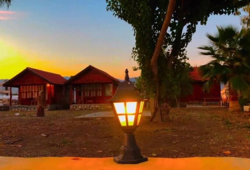 هتل Demre Sahildeki Ev Bungalov