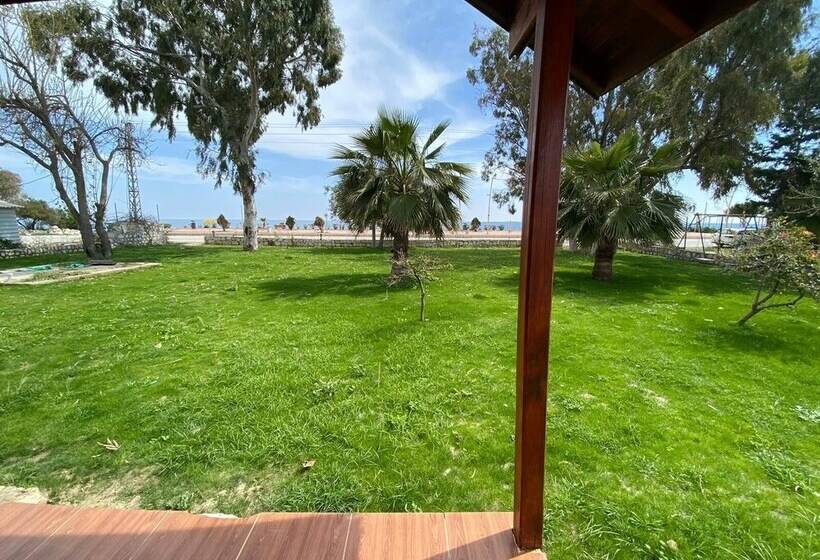 هتل Demre Sahildeki Ev Bungalov