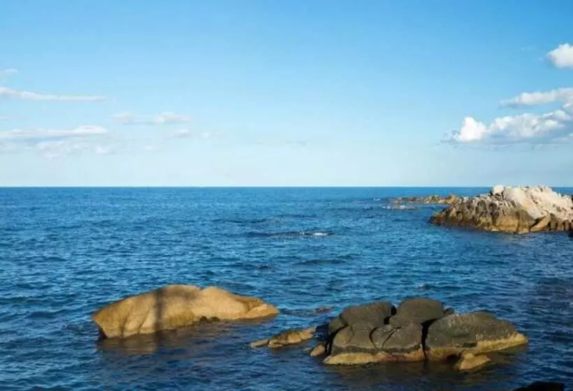 Hotelli Gangneung Basecamp Pension