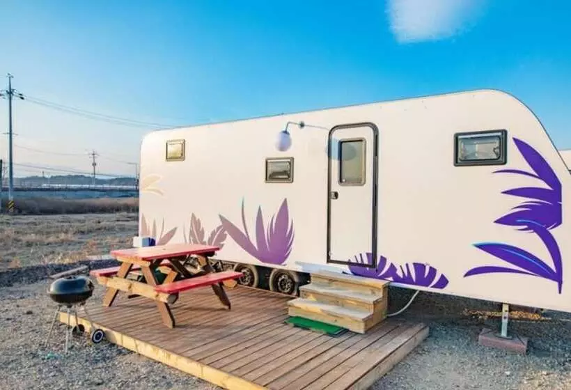 Hotelli Gangneung Basecamp Pension