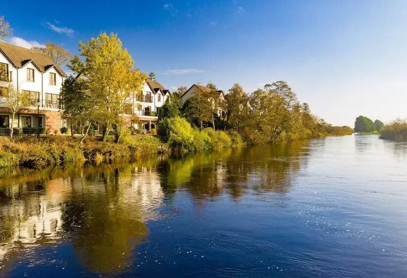 Hotelli Grove Lodge Holiday Homes 2 Bed