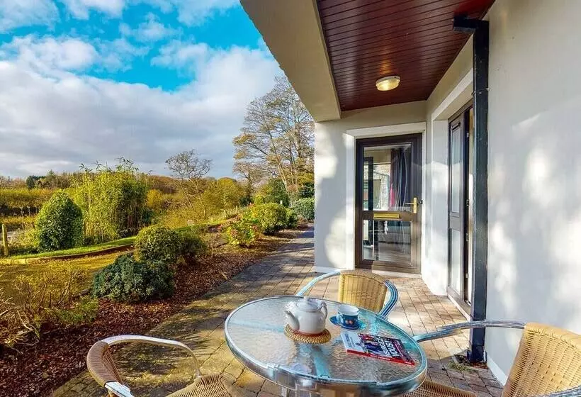 Hotelli Grove Lodge Holiday Homes 2 Bed