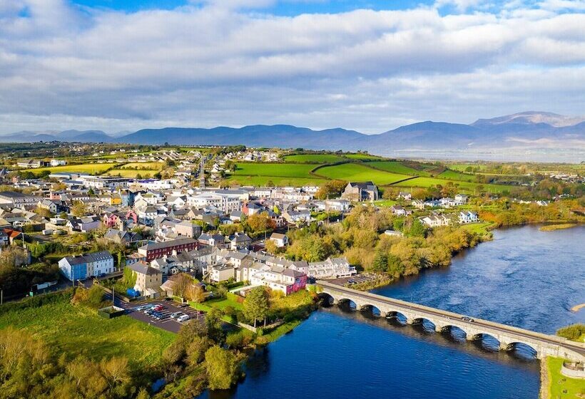 ホテル Grove Lodge Holiday Homes 2 Bed