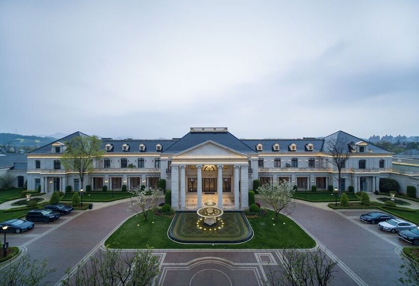 בית מלון כפרי Lvcheng Taohuayuan Huanglong