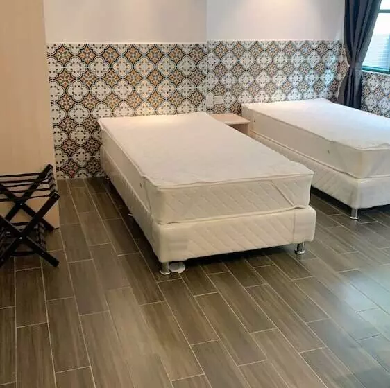 هتل Pensao Elegante