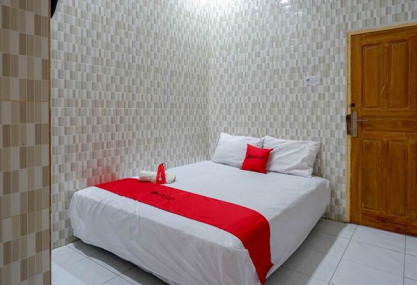 בית מלון כפרי Reddoorz Near Lippo Plaza Kendari