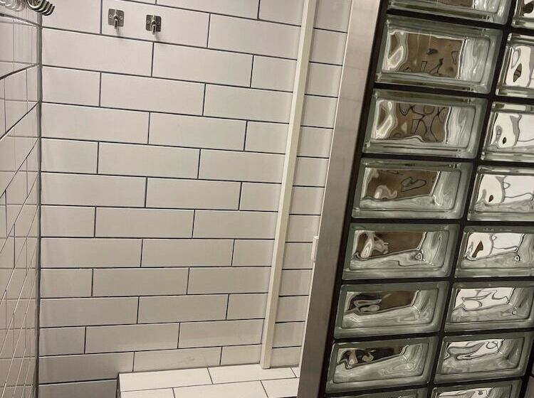 هتل Ribo Apartment Aurora