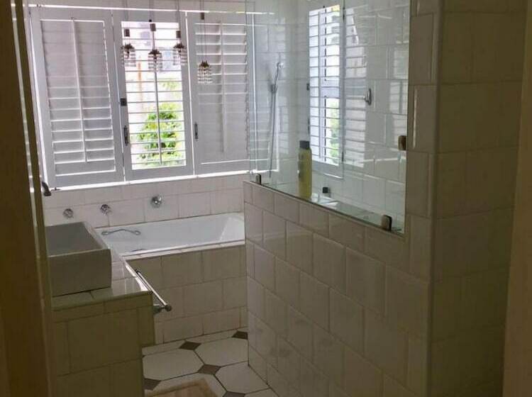 Отель Sandton Shandon House