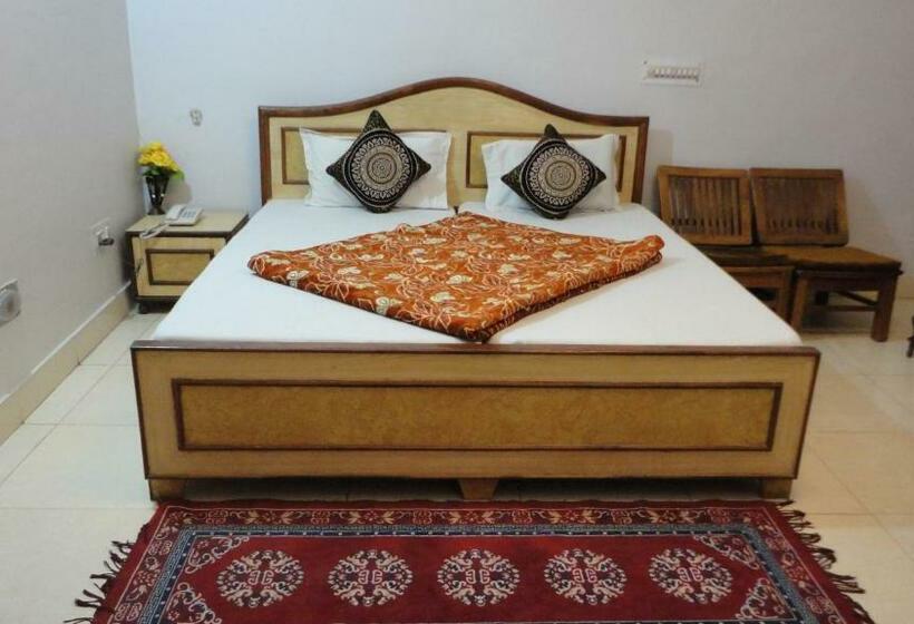 ホテル Swarajya Palace