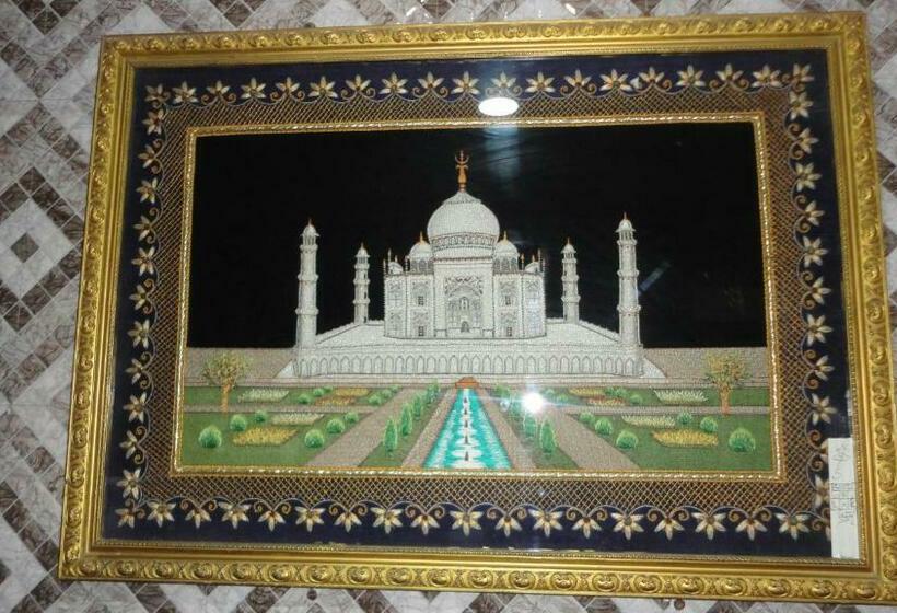 ホテル Swarajya Palace