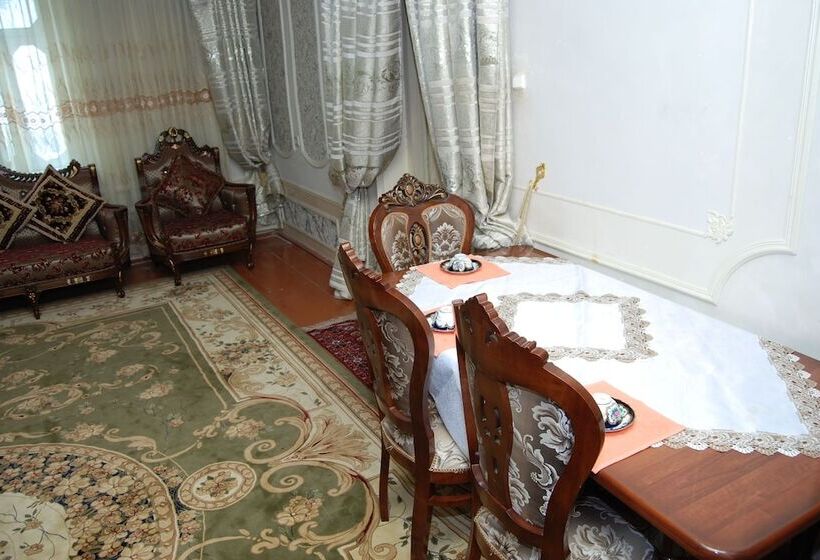 هتل Vodokanal Place Khorezm National House