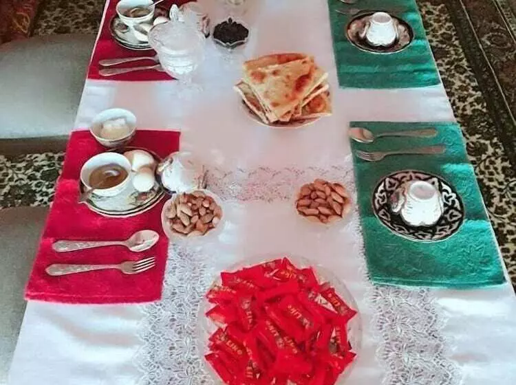 هتل Vodokanal Place Khorezm National House