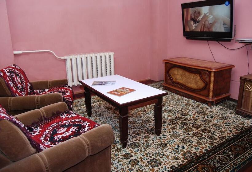 هتل Vodokanal Place Khorezm National House