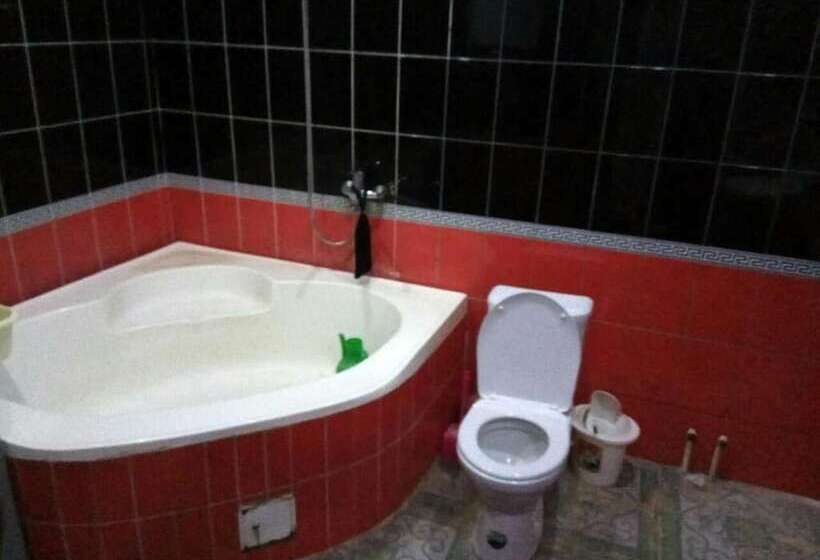 هتل Vodokanal Place Khorezm National House