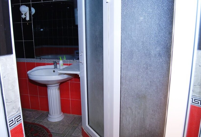 هتل Vodokanal Place Khorezm National House