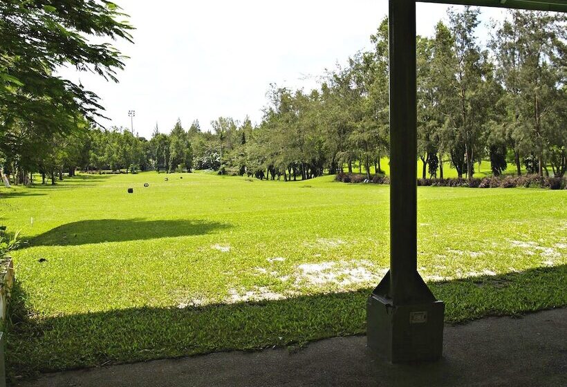 호텔 Royale Tagaytay B&b