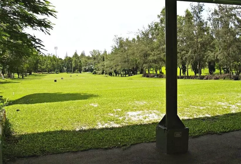 Hotelli Royale Tagaytay B&b