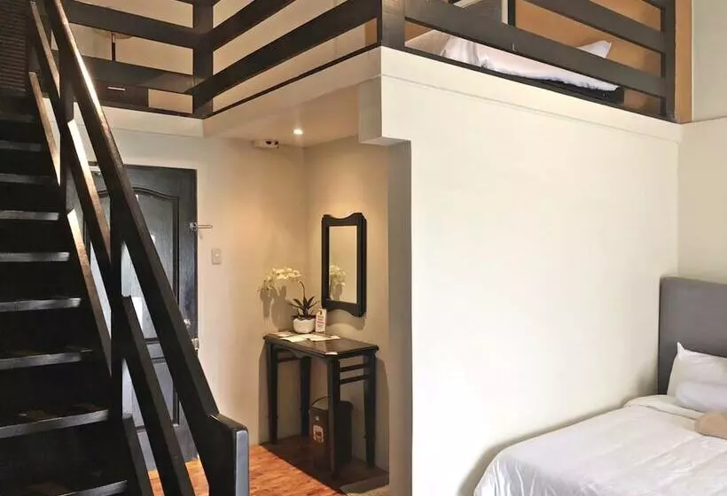 Hotelli Royale Tagaytay B&b