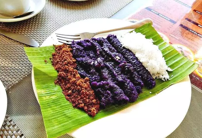 Hotelli Royale Tagaytay B&b