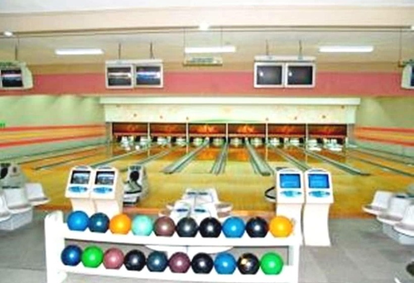 호텔 Royale Tagaytay B&b