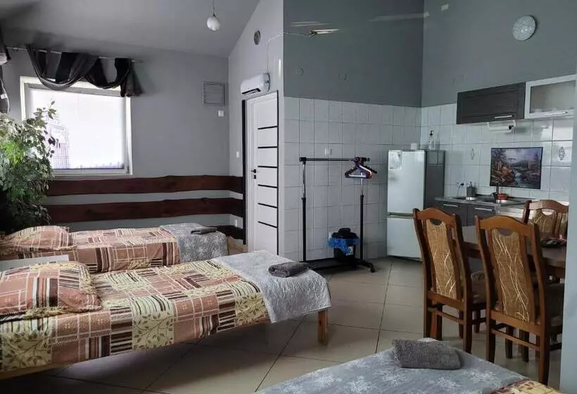 ユースホステル Sebar