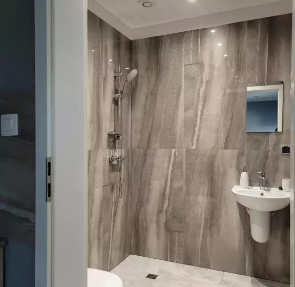 ユースホステル Sebar