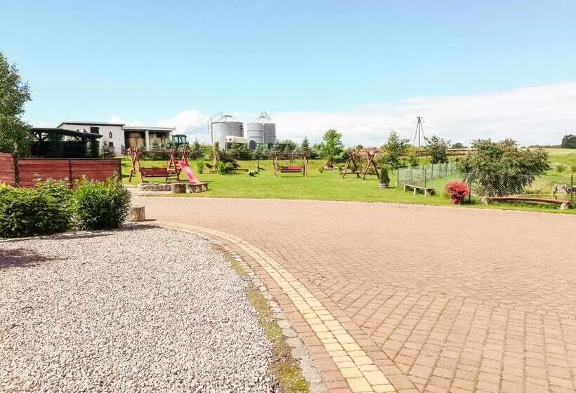 Retkeilymaja Zajazd Dolina Sadosiów