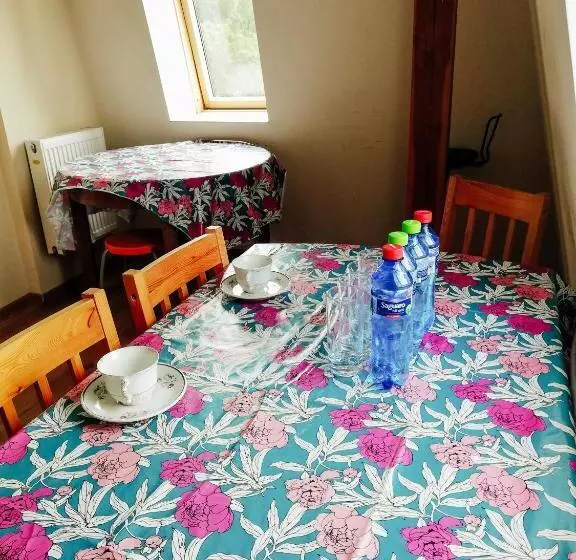 Retkeilymaja Zajazd Dolina Sadosiów